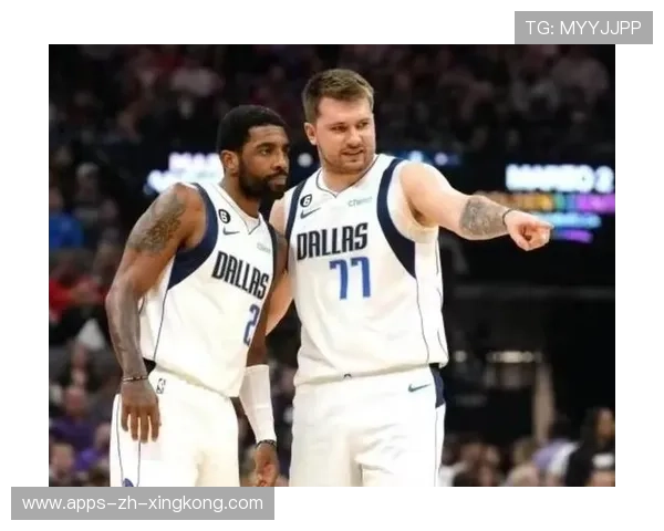 东契奇助攻外线队友三分命中，独行侠扩大优势